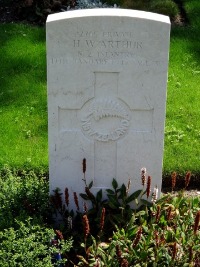 Klagenfurt War Cemetery - Arthur, Hugh Watson